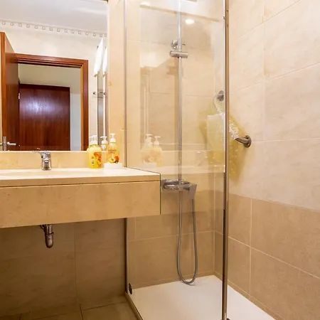 Forum Madeira Ajuda * פונשל