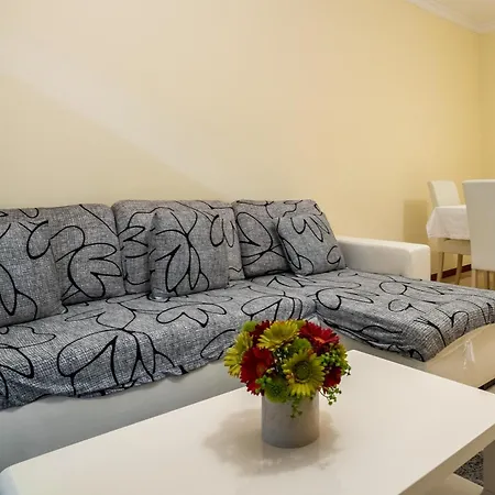 Forum Madeira Ajuda * פונשל