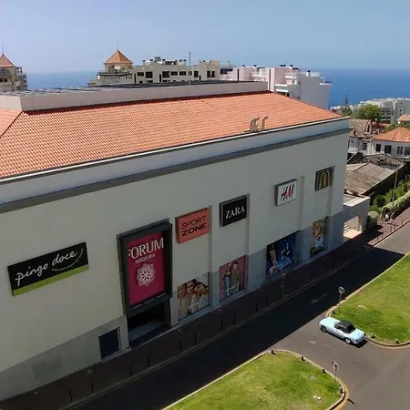 Forum Madeira Ajuda Apartman *