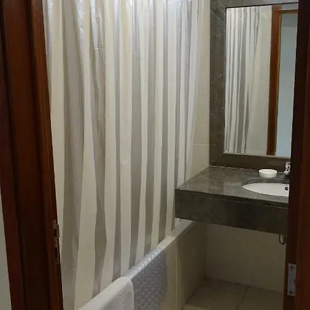 Forum Madeira Ajuda Апартаменты *