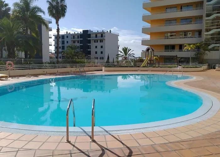 Forum Madeira Ajuda Apartmán *