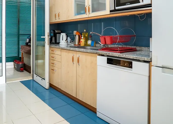 Forum Madeira Ajuda 公寓 *