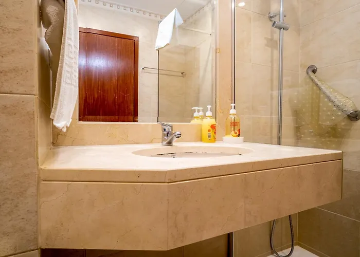 Forum Madeira Ajuda 公寓