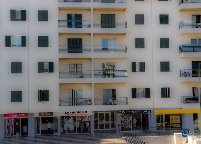 Forum Madeira Ajuda Apartmán *