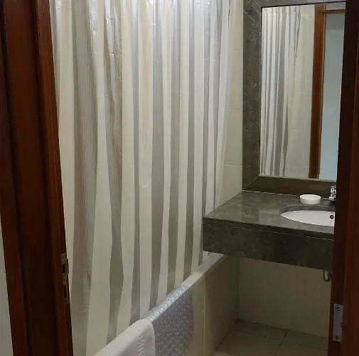 Forum Madeira Ajuda 公寓 *